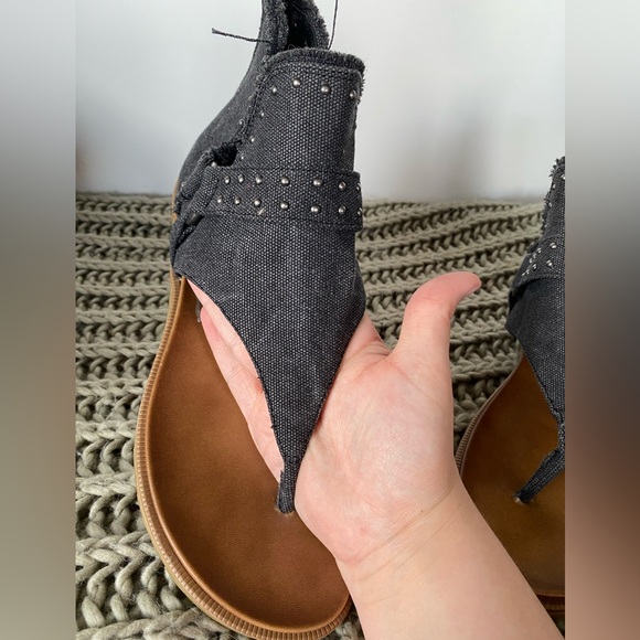 Very G Journey Sandal - Picture 6 of 10